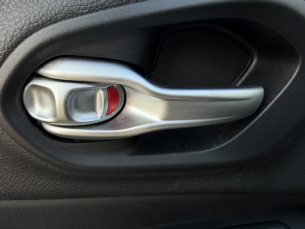 2015 Jeep Cherokee Limited - Photo 32