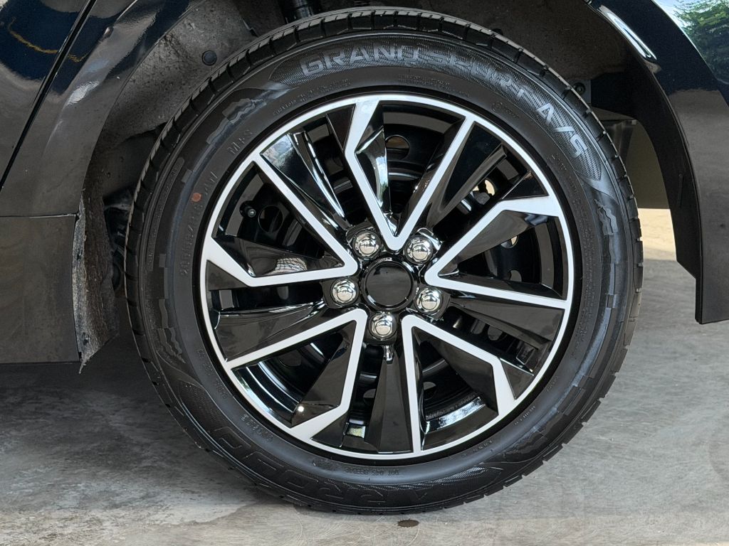 2023 Toyota Corolla LE - Photo 12