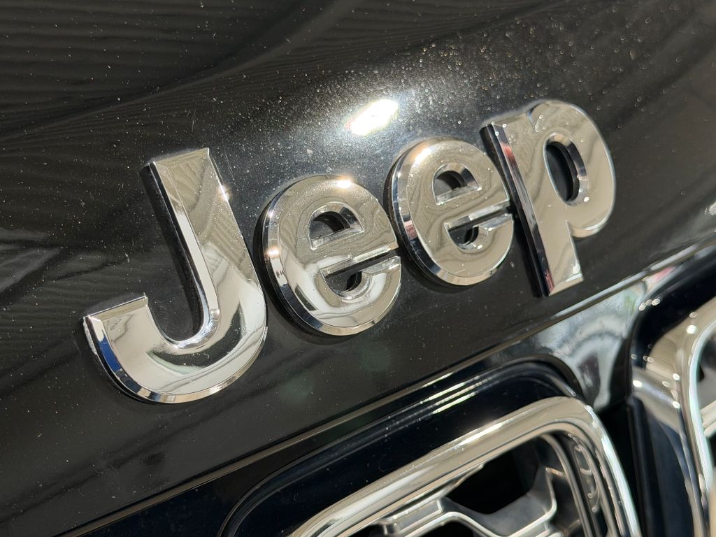 2017 Jeep Grand Cherokee Summit - Photo 23
